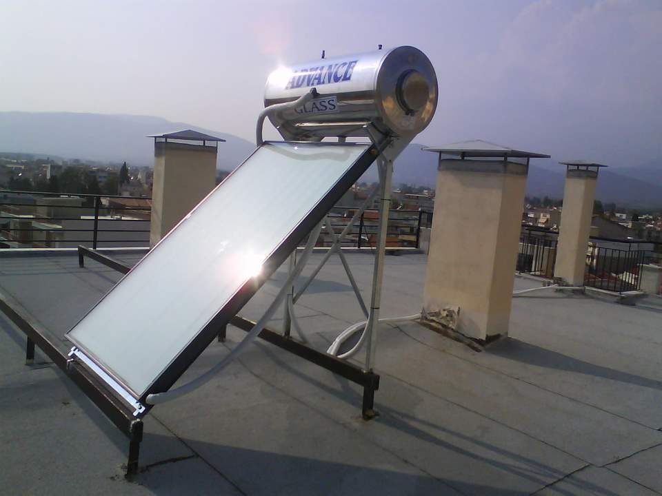 Τοποθέτηση ηλιακού θερμοσίφωνα στη Χρυσούπολη